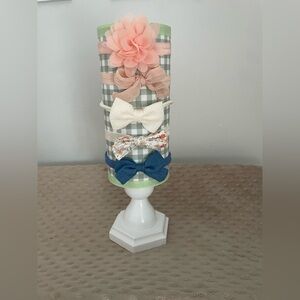 Baby girl bows accessories and stand